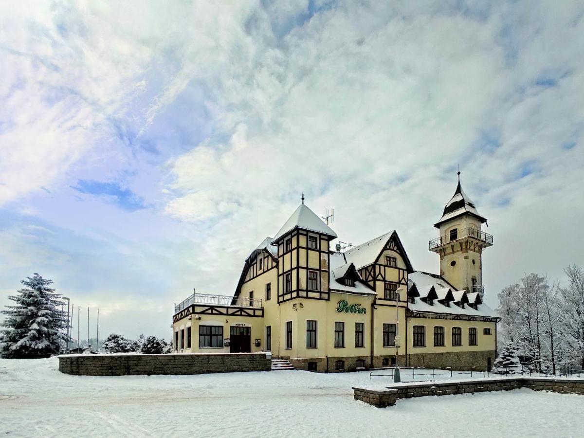 Hotel Petrin Jablonec nad Nisou Exterior foto