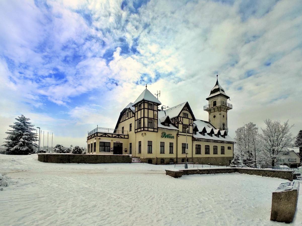 Hotel Petrin Jablonec nad Nisou Exterior foto